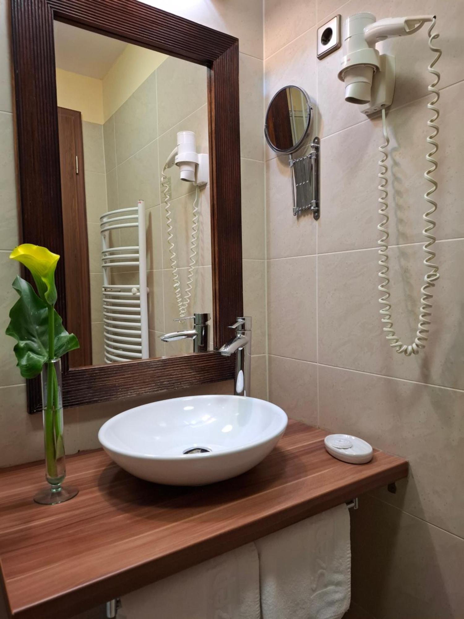 Szepia Bio And Art Hotel